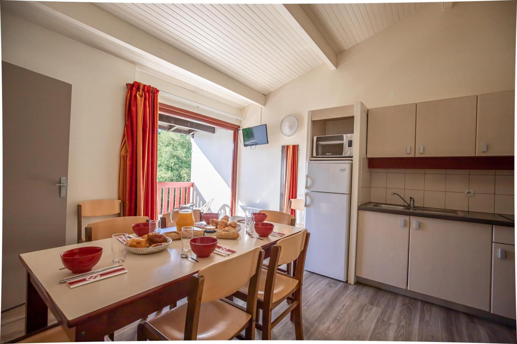Vvf Pays Basque Saint-Etienne-De-Baigorry Hotel Bagian luar foto